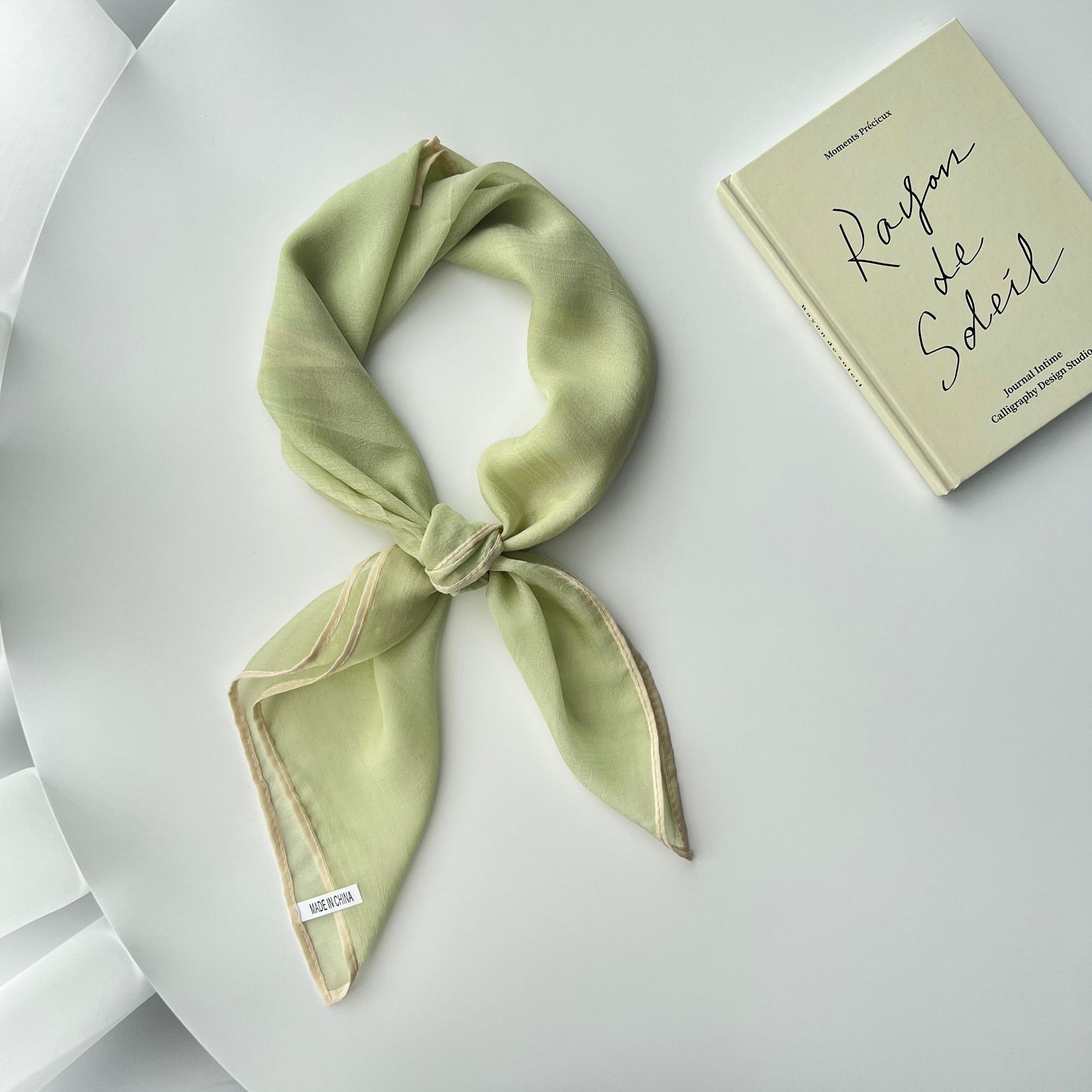 

Однотонный носовой платок, хлопковые шейные шарфы для женщин, маленькие шали и накидки, бандана, платки на голову 70cm светло-зеленый