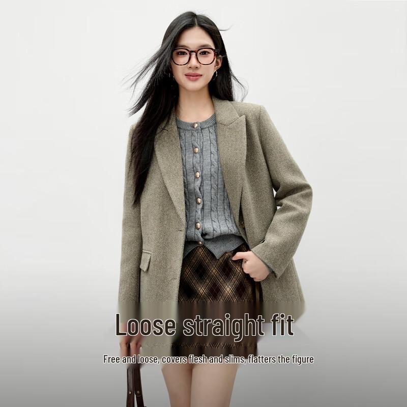 

Элегантное пальто с воротником-блейзером из смесовой шерсти M