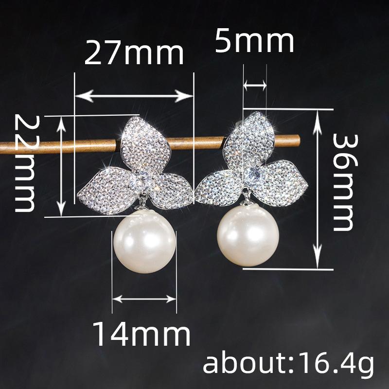 Hot-selling New Earrings, Korean Version of Fashion Imitation Pearl Stud Earrings for Women, Clover Petal Zircon Earrings