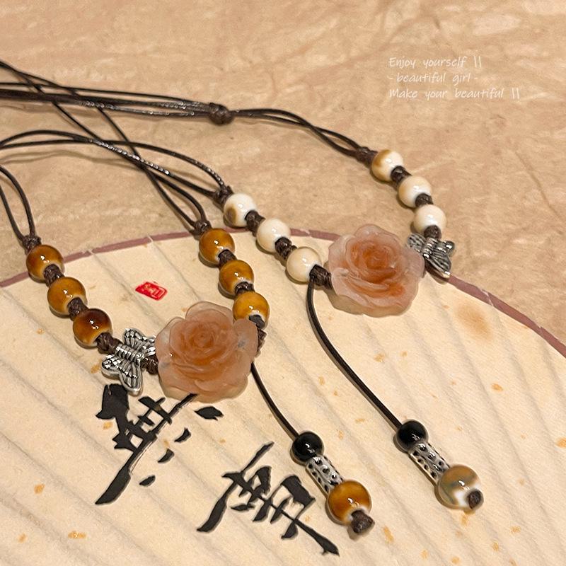 Elegant Chinese-Inspired Rose Beaded Clavicle Necklace for Women