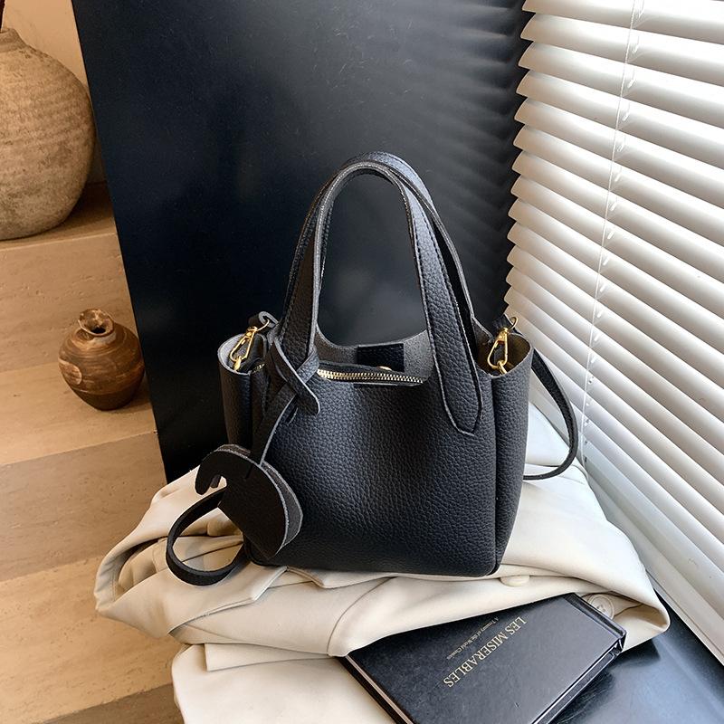 This year's popular small bag women's summer versatile 2025 new fashion shoulder messenger bag Korean version bucket bag