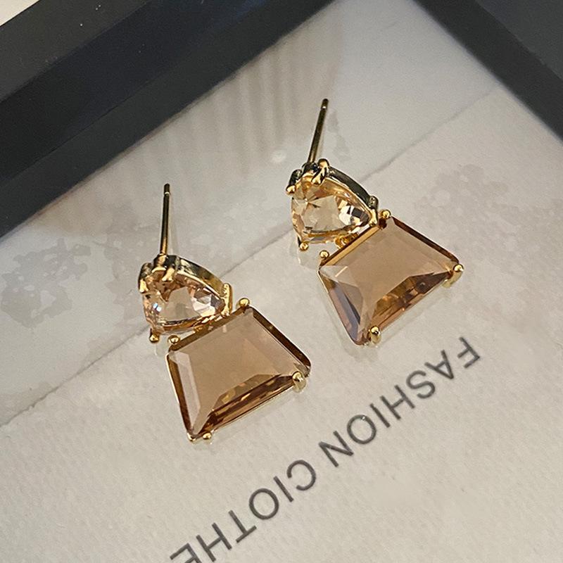 Geometric Zircon Irregular Square Stud Earrings – French Gentle Retro, Autumn/Winter 2024, High-End Atmosphere