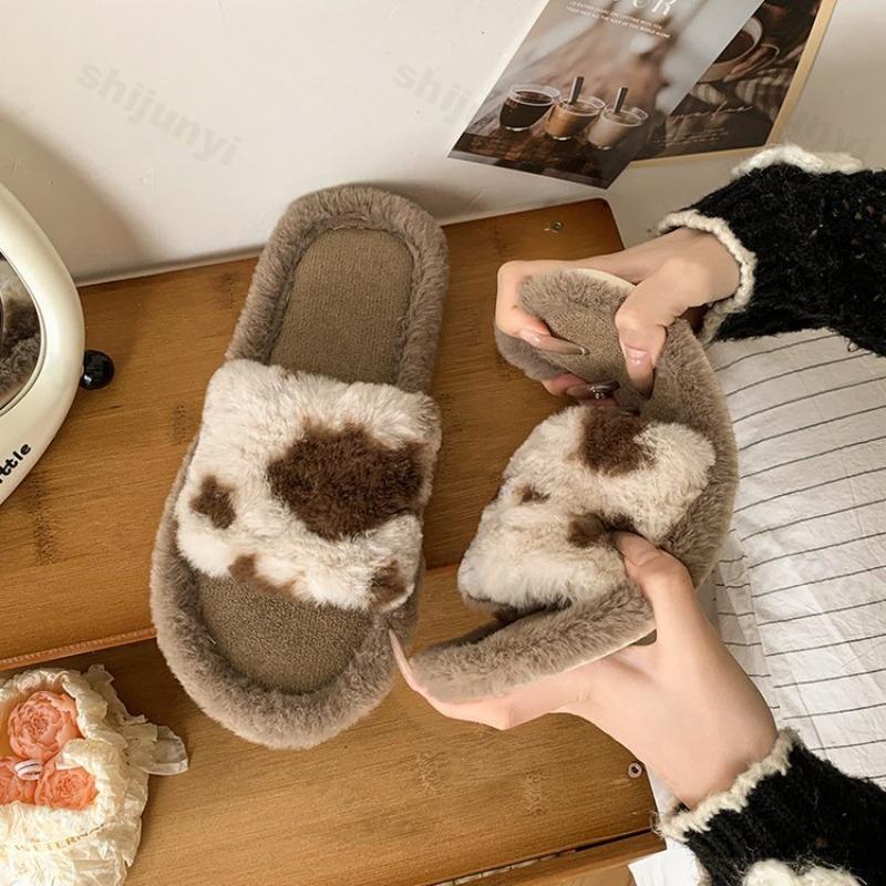 Women's One Word Slippers 2025 Autumn Winter New Cute Lightweight Non Slip Plush Shoes Comfortable Fashion Slip on Flat Slippers
