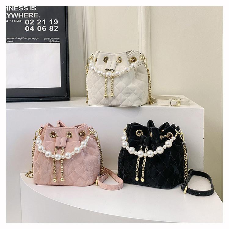 IELGY Fashion Niche Diamond Embroidery Thread Mori Cute Female Bag Chain Cross-body Bucket Bag