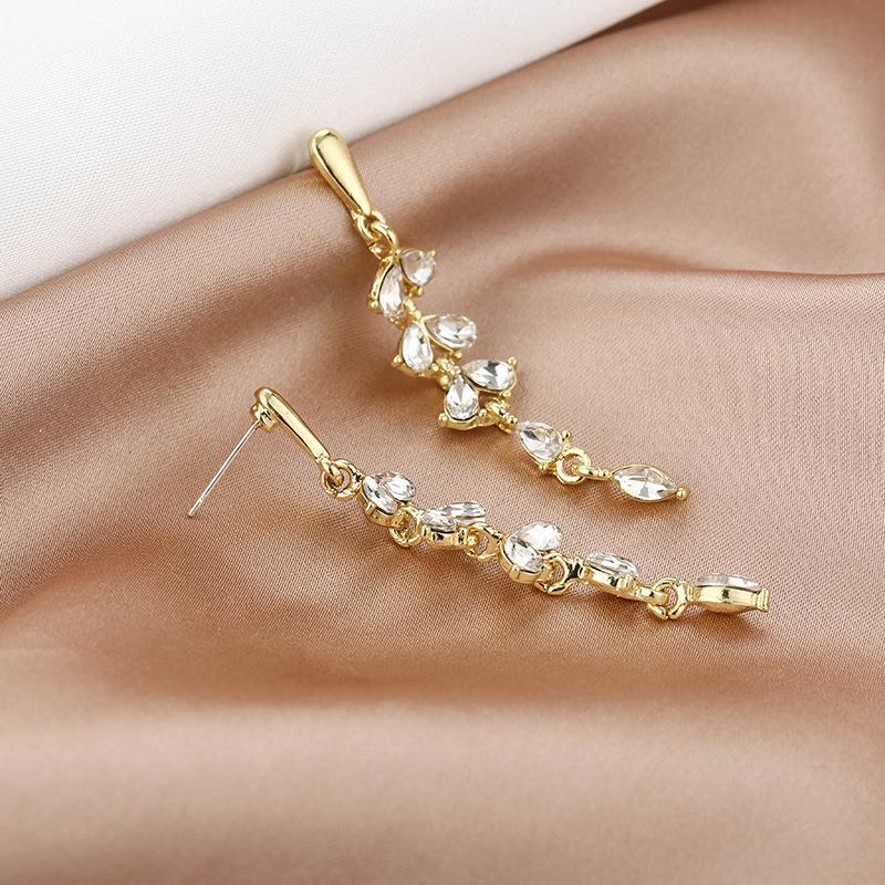 Light Luxury Zircon Wheat Ears Exquisite Niche Long Annual Stud Earrings
