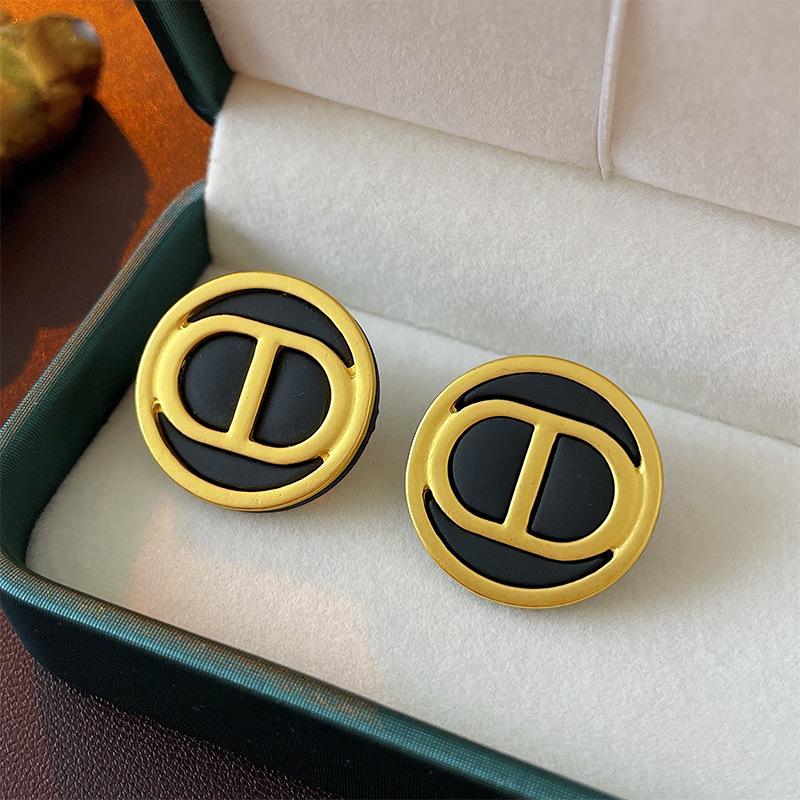 Zircon Gold Letter D Ear Cuffs: High-End Women's Stud Earrings with Versatile Niche Design.