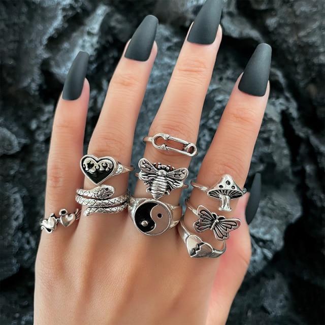 Retro For Women Punk Butterfly Heart Rings Set Retro Gothic Ancient Color Color Dice Angel Wings Charms Finger Rings JewelryVintage Rings