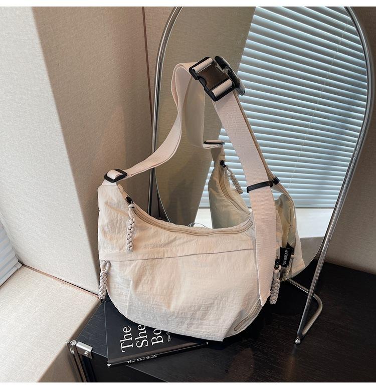 Canvas bag women's large-capacity new autumn and winter versatile casual shoulder messenger bag premium dumpling bag