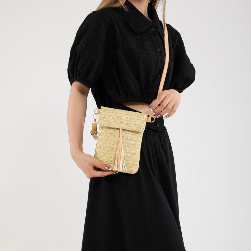 2025 Personalized Summer New Straw Weaving Fashion Foreign Style Casual Weaving Shoulder Crossbody Mobile Phone Vertical Small Square Women's Bag