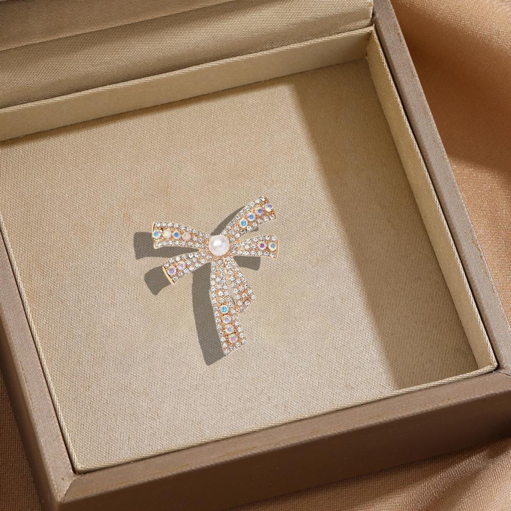 

Diamond-in Bow Brooch Women s Pearl Alloy Corsage Pin High-end Versatile Clothes Backpack Scarf Accessories Brooches