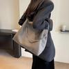Yogodlns Vysoce kvalitní velkokapacitní taška typu bucket pro ženu, nová módní texturovaná ruční taška přes rameno pro každodenní nošení do práce a z práce, podpažní taška tote