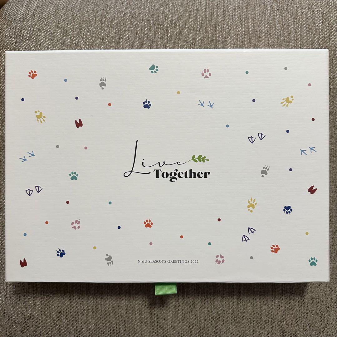 

[USED] NiziU Season s Greeting 2022