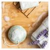 Éponge Konjac - AROMANDISE - Argile verte - Thé vert - Exfoliation douce - 100% naturelle