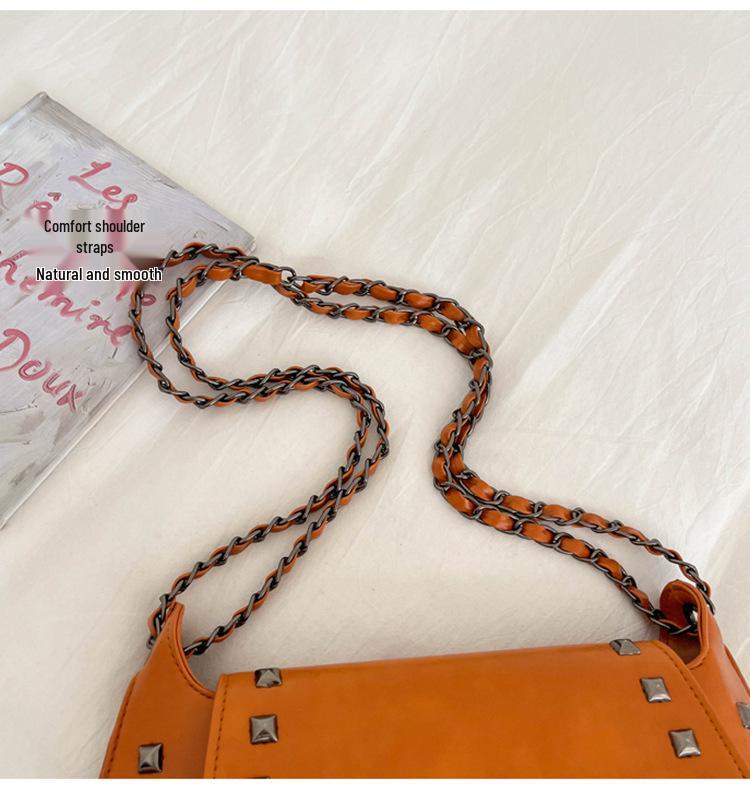 Trendy Vintage Women's Chain Rivet Underarm Crossbody Bag