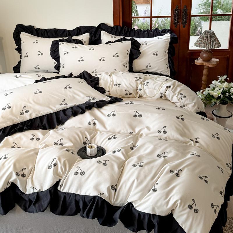 Bedding Four-piece Set Printed Skin-friendly Water Wash Sheets Quilt Cover Pillowcase Set
