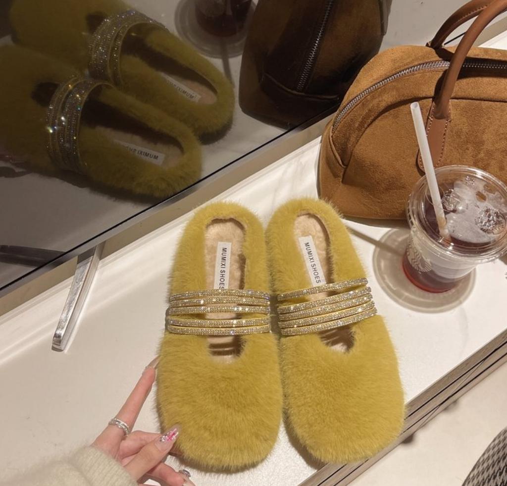Fashion Winter Fashion Shining Rhinestone Women Fur Slippers Fluffy Fur Outward Soft Flat Shoes Elegant Women's Party Dress Mule Shoes