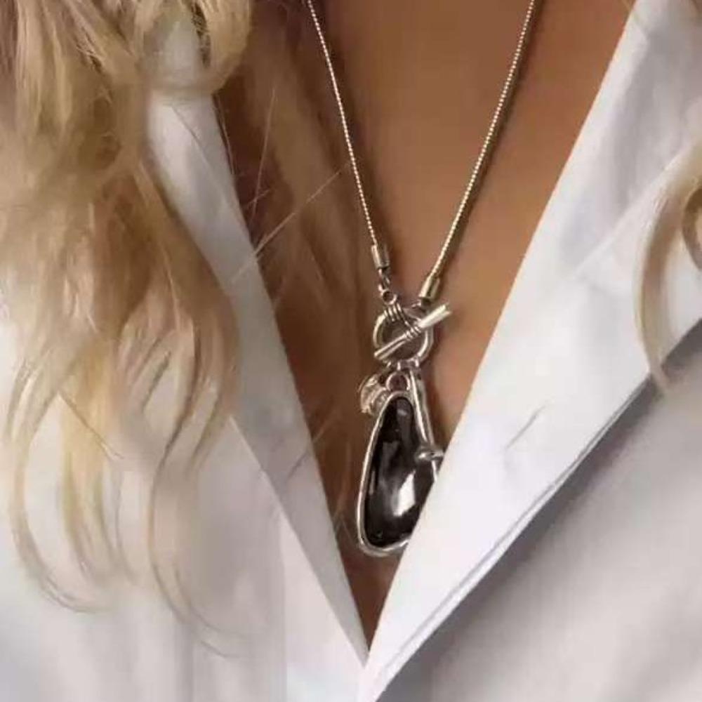 

Fashion Personality Sliver Color Irregular Geometric Grey Teardrop-shaped Pendant Snake Bone Chain Necklace for Women Jewelry