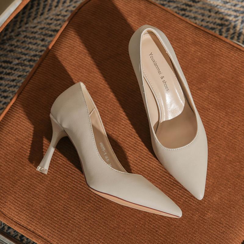 

- Корейская версия универсальные для работы простые модные туфли на высоком каблуке темпераментные с острым носком тонкие каблуки удобная мягкая кожа женская обувь 40