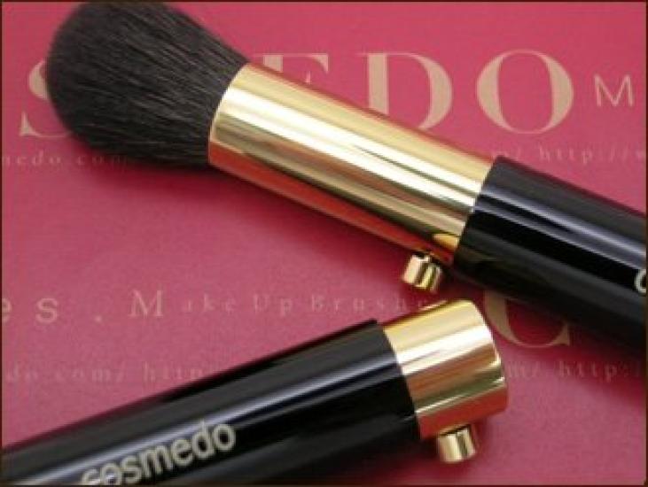 Kumano Brush Cosme-do Portable Slide-Type Cheek Brush (Gray Squirrel + Horsehair Blend) with Cap Makeup Brush H-1