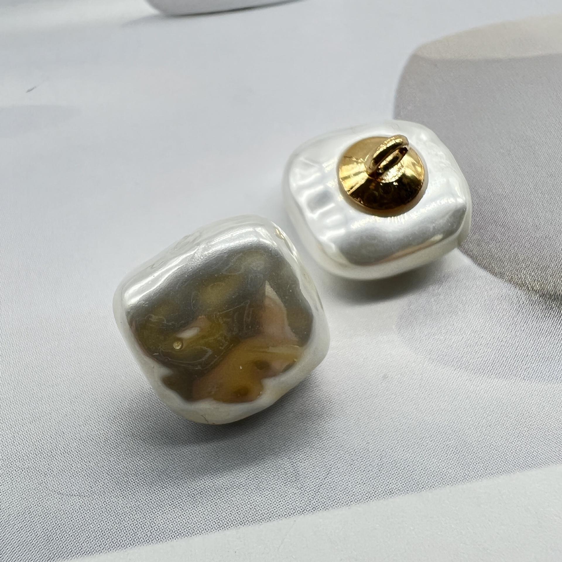 

Новинка, 50 шт., маленькая ароматная ветровка с металлическим жемчугом и конфетами, ретро ветровка, рубашка на пуговицах, декоративная пряжка 18L=11.5 MM