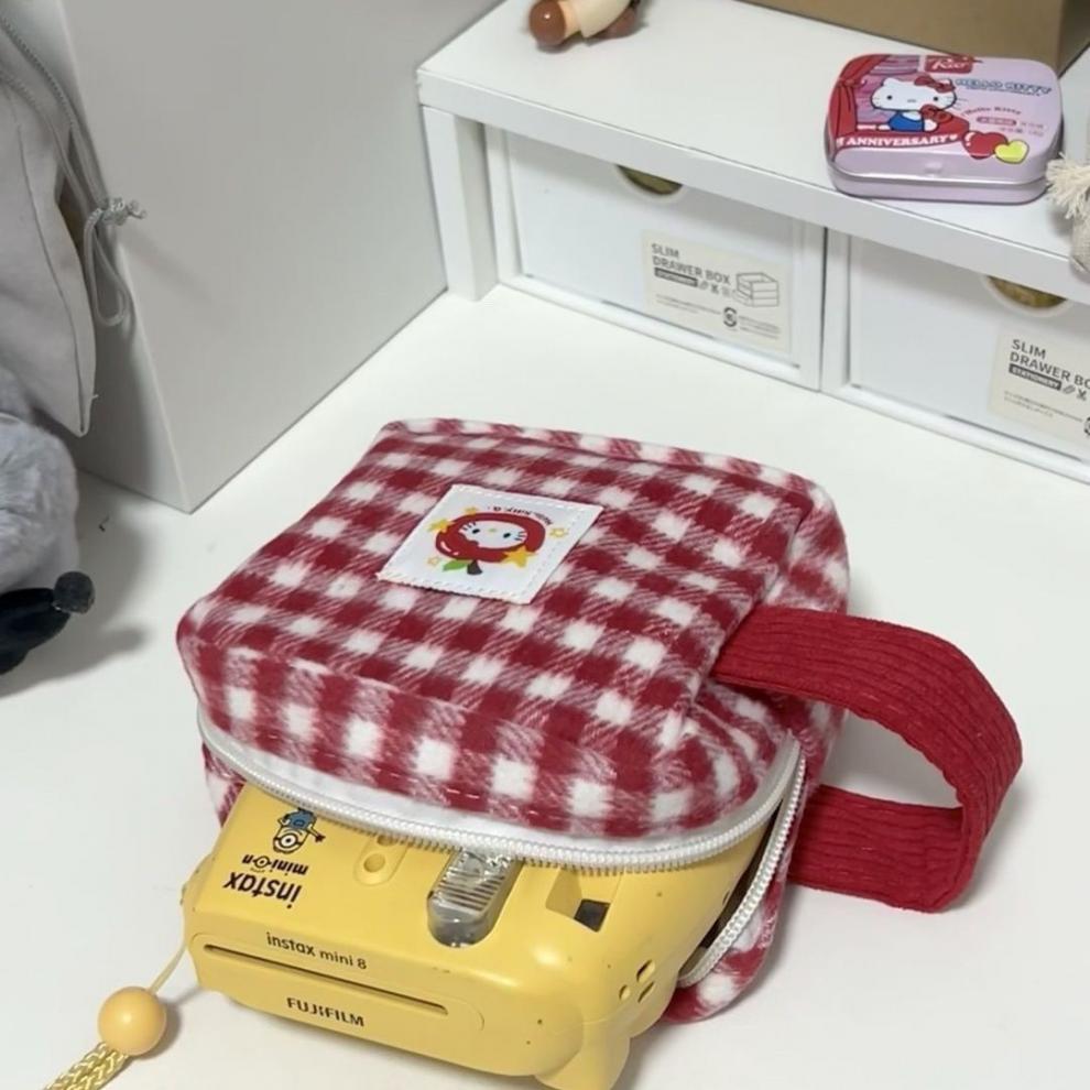 Women's Red Plaid Large-Capacity Makeup Bag – Cute Mini Storage for Lipstick, Camera, and Miscellaneous Items