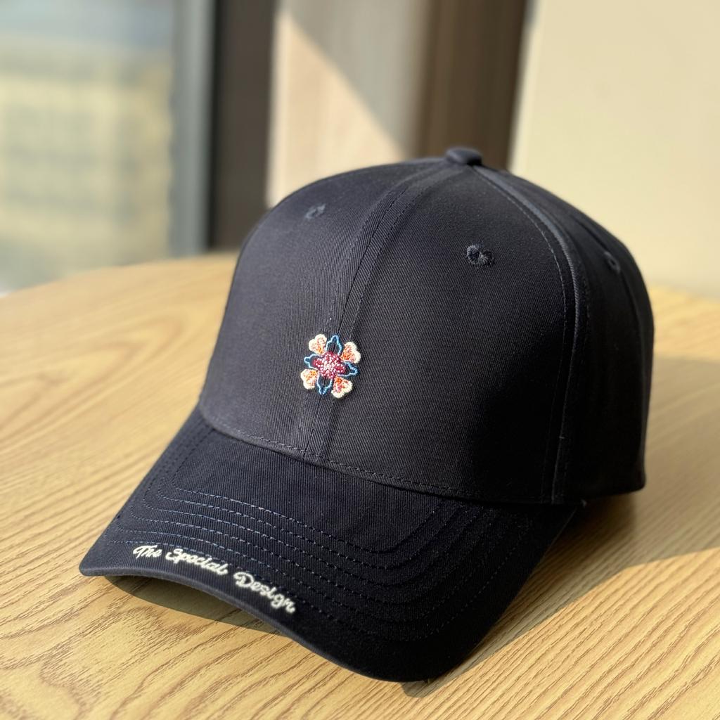 Koreanischer Baseballhut mit steifer Krempe für Damen und Herren, lässiger vielseitiger Hut mit dreidimensional gestickten Blumen, Sonnenschutz, Gesichtsformend,