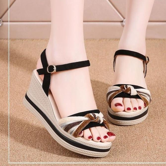 Wedge heel leather sandals women's 2024 summer new versatile buckle with high heel thick sole heightening casual outer slippers