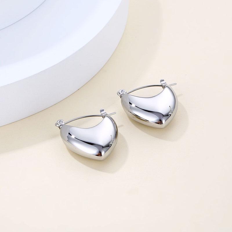 French-Inspired Stainless Steel Minimalist Ear Cuff: Trendy, Lightweight Luxury Earrings with Niche Design