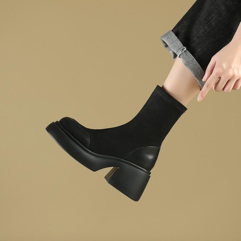 

Retro skinny boots, black Martin boots, popular autumn and winter small short boots, small ankle boots. 34