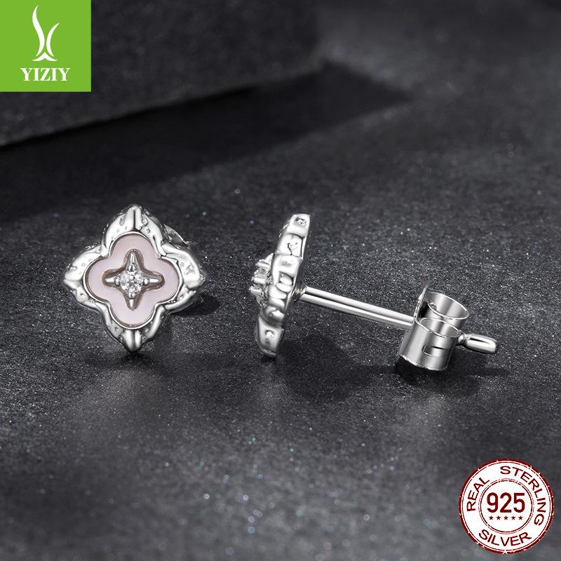 Fritillary Four-Leaf Clover Moissanite Stud Earrings French Court Style S925 Sterling Silver Stud Earrings