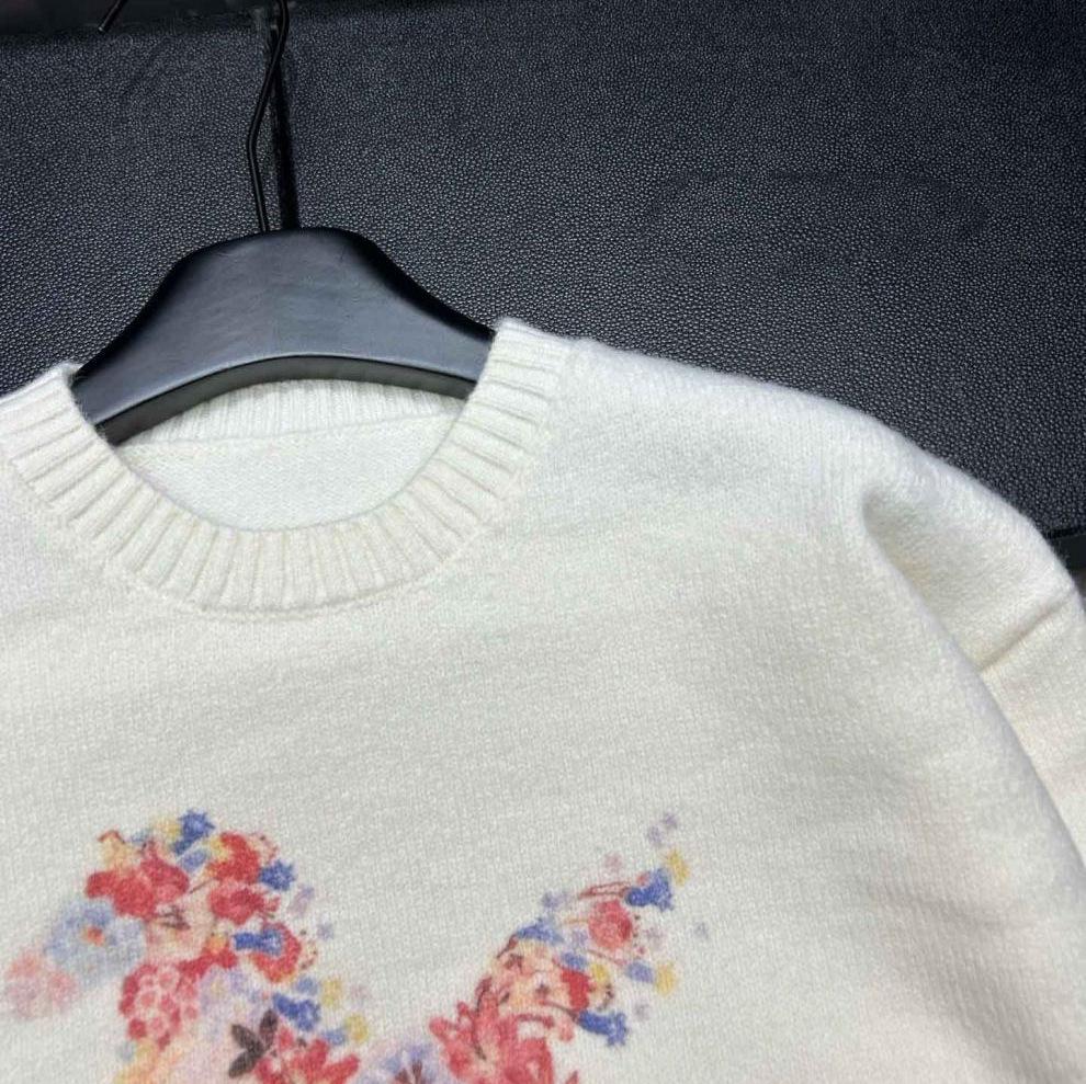 2025 Autumn/Winter Women’s Jacquard Round Neck Sweater - Stylish Loose-Slimming Knit Pullover