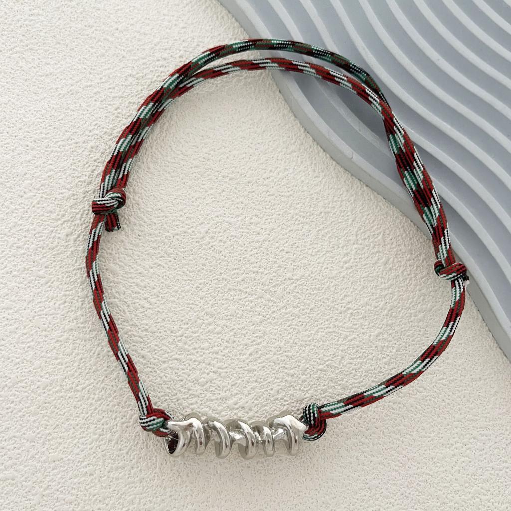 A Simple and Fashionable Geometric Pendant Women's Necklace with a Multi-color Woven Rope In a Personalized and Trendy Style