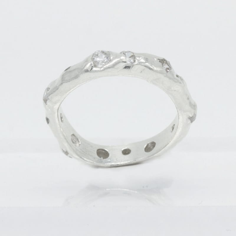 Studio Curve Wave Stone Ring