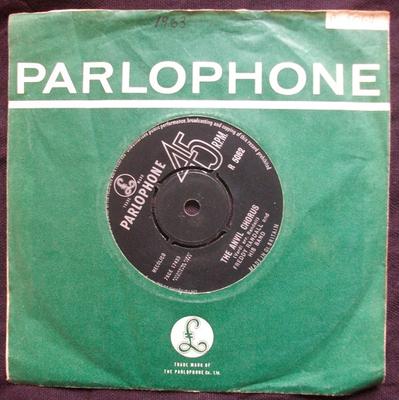 7inch Record FREDDY RANDALL & HIS BAND - The Anvil Chorus / Elizabeth R5062 Parlophone 1963 UK Jazz Used