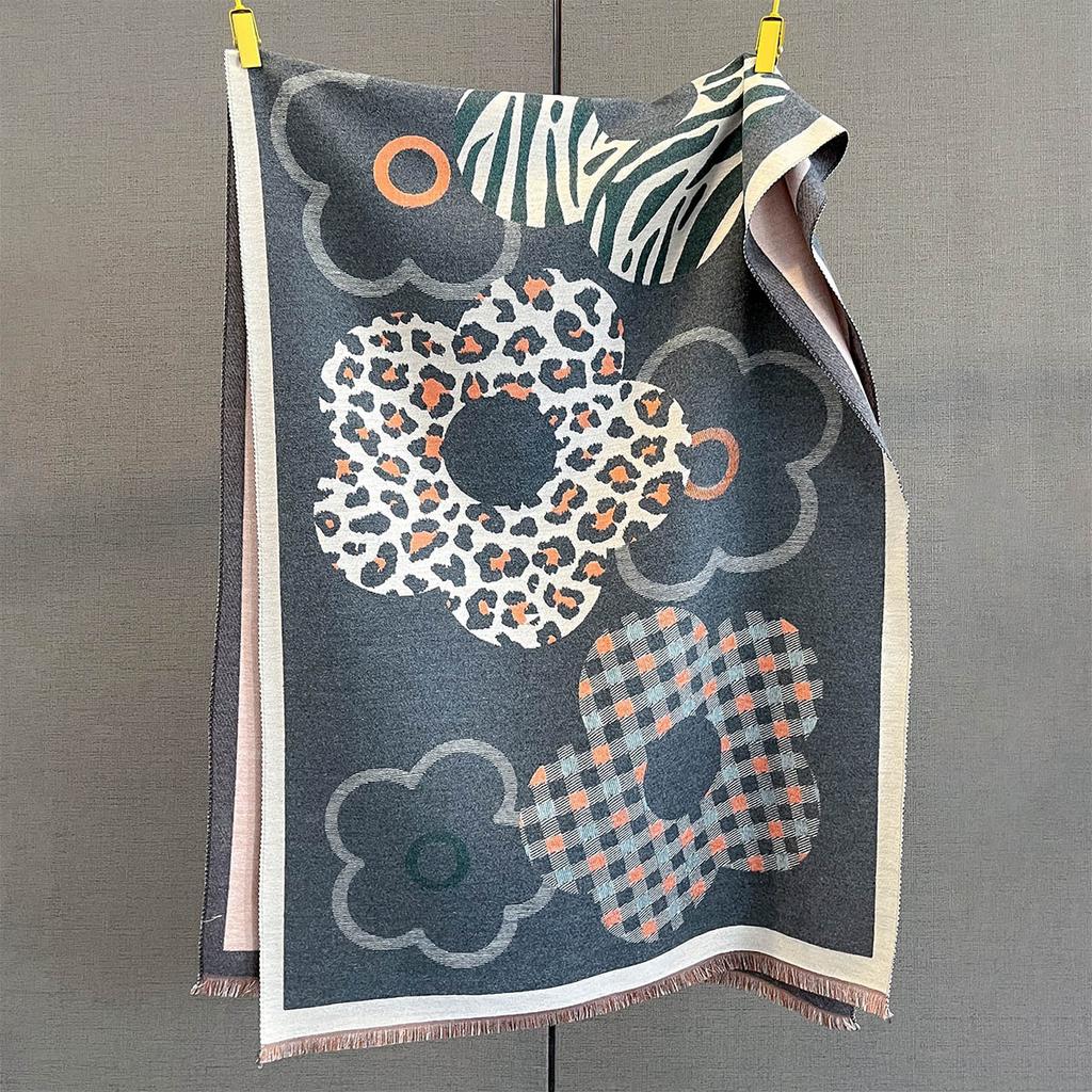 Women Autumn Winter Thick Warm Cashmere Scarves Korean Version Fashion Flower Scarf Female Blanket Bufanda Poncho Pashmina