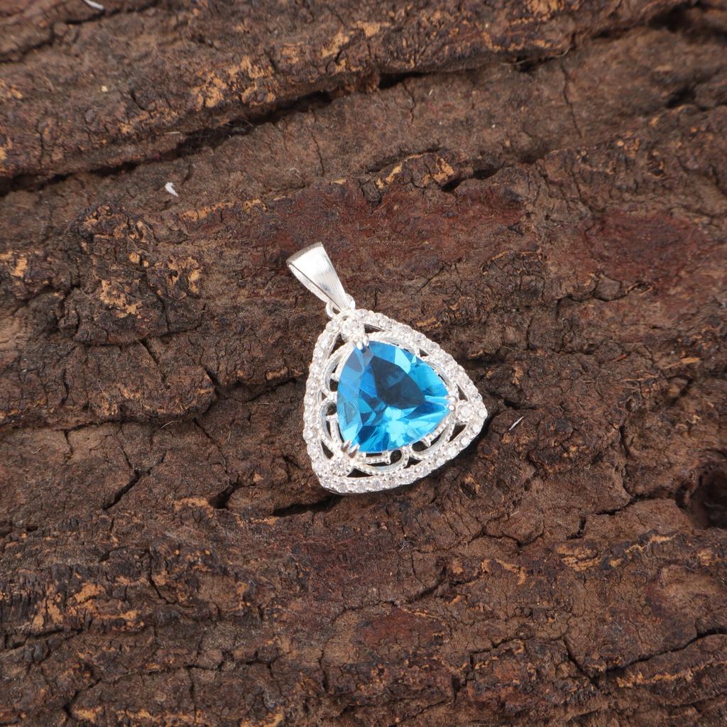 Schweizisk Blå Topas Ädelsten 925 Sterling Silver Smycken Zirkon Hänge 0.99" För Flicka CZP-8-8