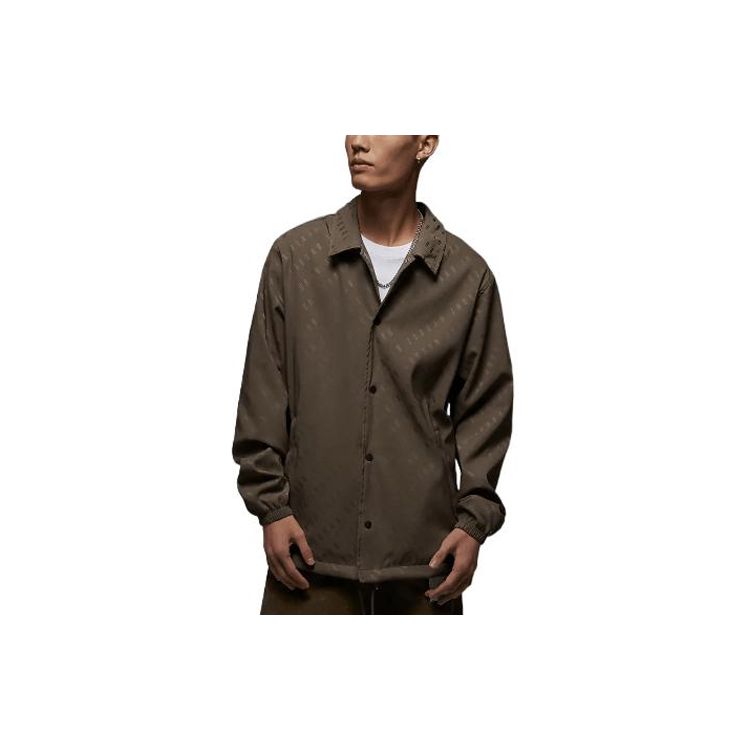 Jordan Giacca Coach Essential con Logo Jacquard sul Colletto Uomo Capispalla Marrone Chiaro DV7617-274