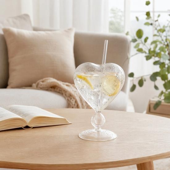 Kreativer herzförmiger Kelch mit Strohhalm, Personalisierter Glas-Wein-Saftbecher, Herzförmiges Stielglas für Champagner Martini, Hochzeitsgeschenk