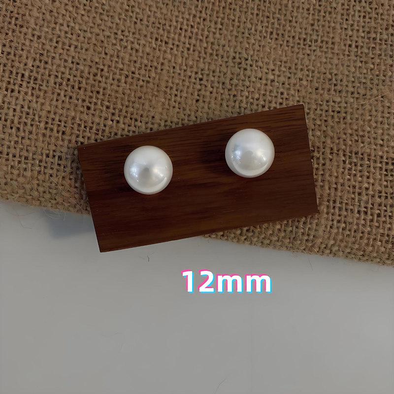 Elegant High-End Large Pearl Stud Earrings - Fashionable and Versatile Daily Wear for Women