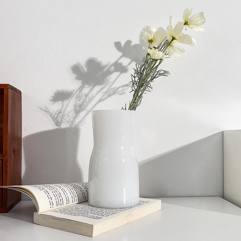 Ins Modern Glass Flower Vases for Centerpiece Table Home Indoor Desk Decor Boho Style Flower Vase for Wedding Housewarming Gift