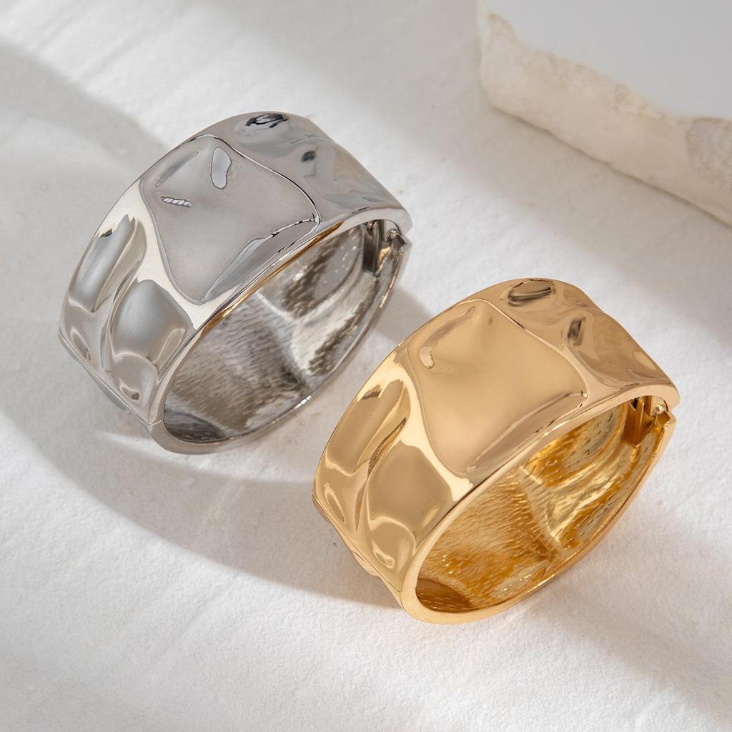 2024 New Fashion Round Wide Grain Bangle Irregular Alloy Open Bracelet Women Gold Silver Creative Handmade Bracelets