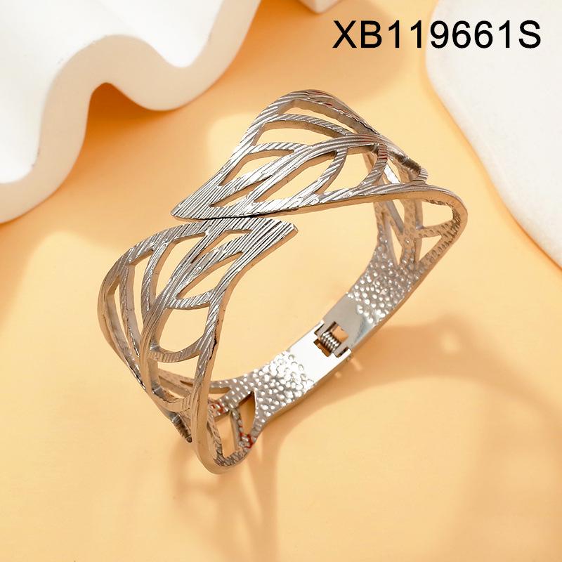 Gold Plated Leaf Cuff Bracelet: European & American Style, Personalized, Fashionable, Versatile Jewelry for Women, Light Luxury, Wide Open Design.