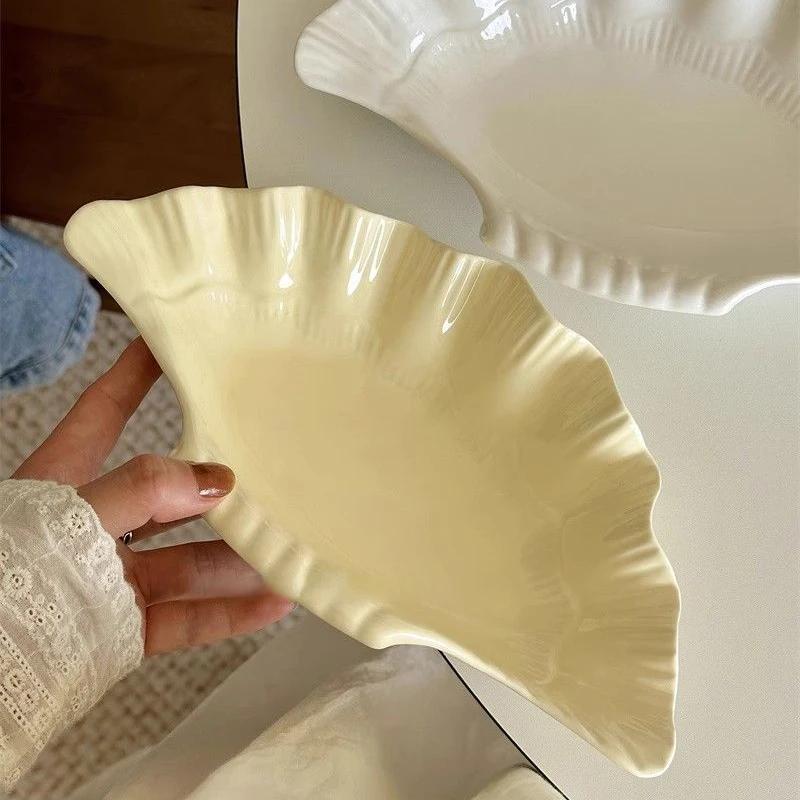 Velký talíř s mušlemi ~ Francouzský vintage reliéfní keramický úložný talíř ve tvaru mušle, ovoce, dezert, miska na drobnosti, bytové doplňky, tácy