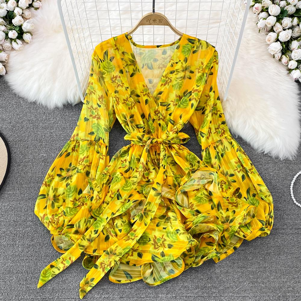 

RUGOD Пляжное праздничное пляжное платье в европейском и американском стиле в стиле ретро, ​​шифоновое платье с v-образным вырезом на талии, галстуком-бабочкой и рукавами-фонариками One Size жёлтый