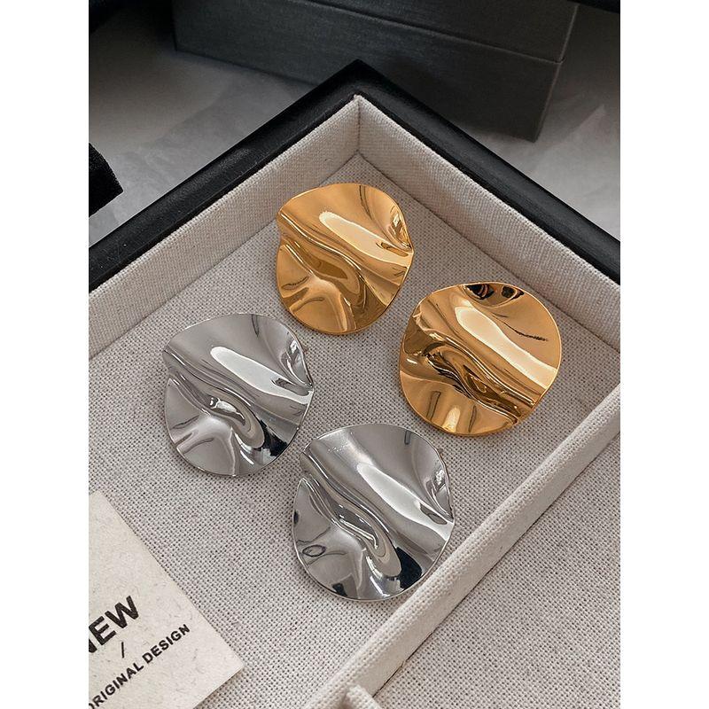 Metal Sequin Earrings 2026 New Popular Wave-Shaped Round Earrings Light Luxury High-End Simple European and American Style Earrings