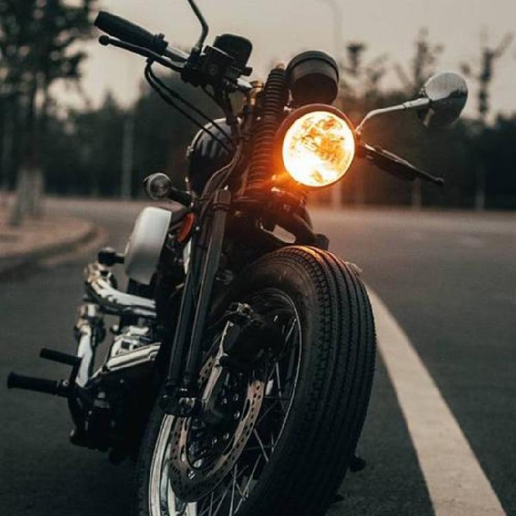 5,75" Gelber Retro-Motorradscheinwerfer