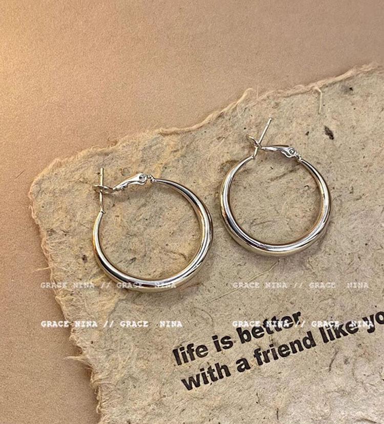 Bold Metal Circle Stud Earrings for Women – Statement Ear Cuff Hoop Jewelry