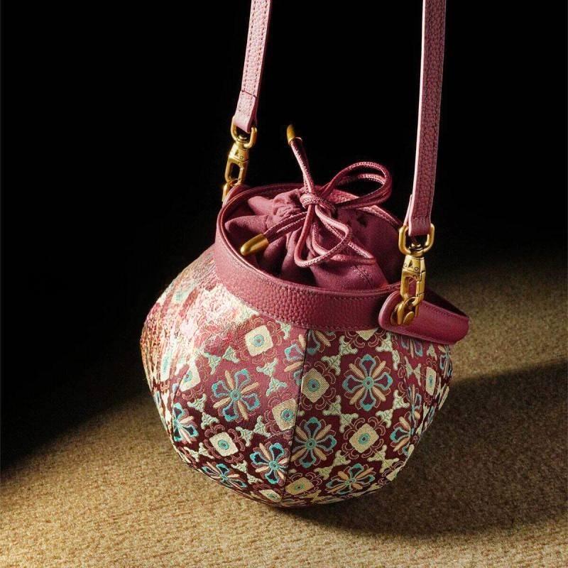 Chinese Style Lantern Handbag With Embroidered Pu Material For Daily Use