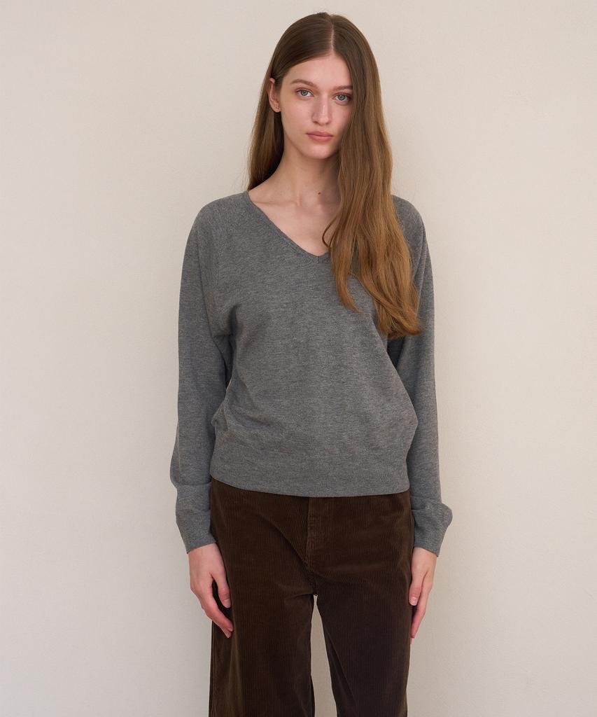 ATEMPO Essential V-Neck Pullover Knit