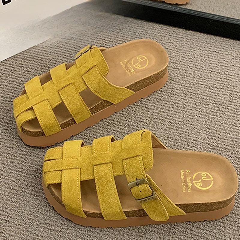 Nový styl plážových bot s měkkou podrážkou, uzavřenou špičkou a designem s výřezy